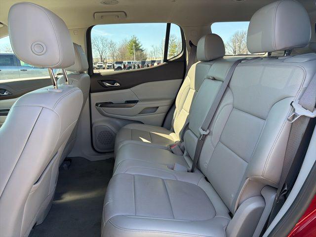 2023 GMC Acadia AWD SLT