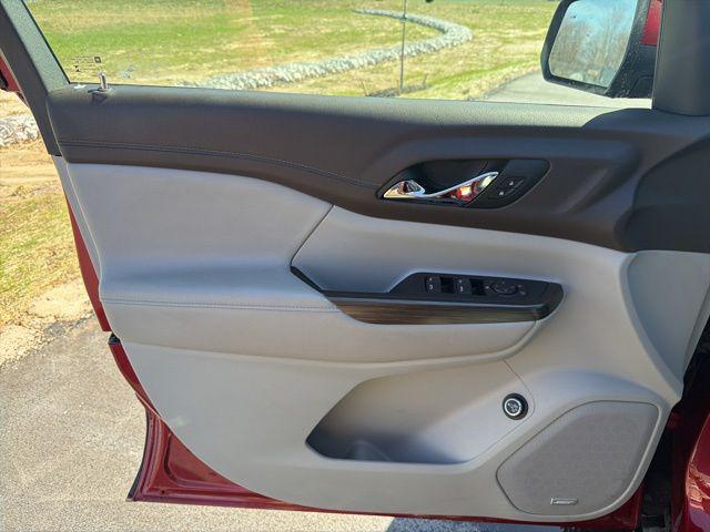 2023 GMC Acadia AWD SLT