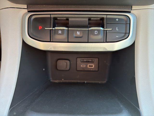 2023 GMC Acadia AWD SLT