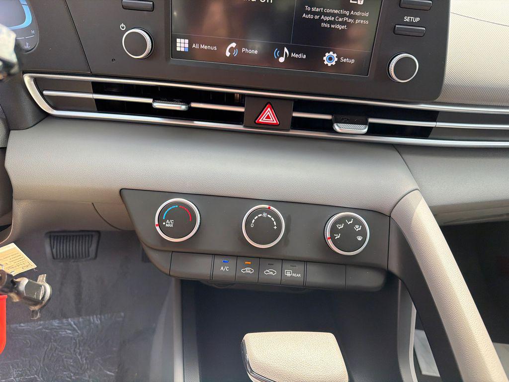 New 2026 Serenity White Pearl HYUNDAI SE image 30