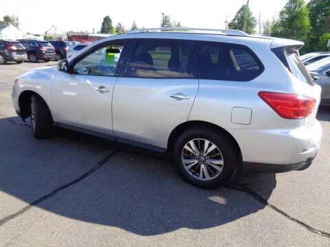 2017 Nissan Pathfinder SV