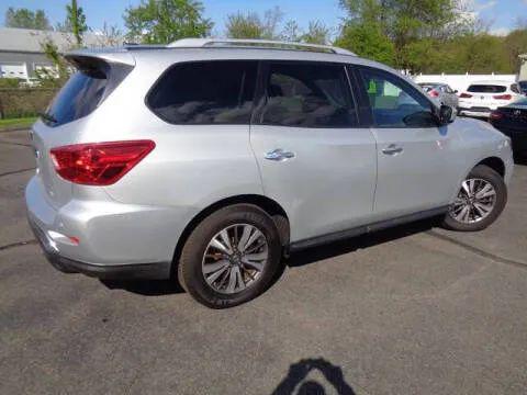 2017 Nissan Pathfinder SV