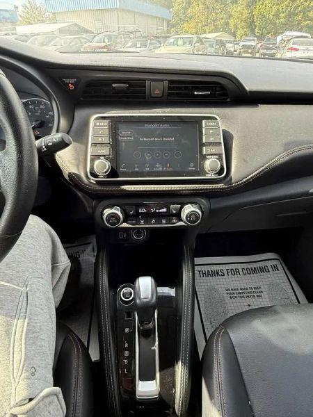 2019 Nissan Kicks SR