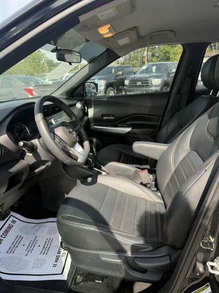 2019 Nissan Kicks SR