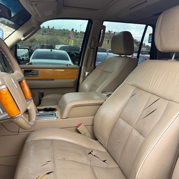 2008 Lincoln Navigator Base