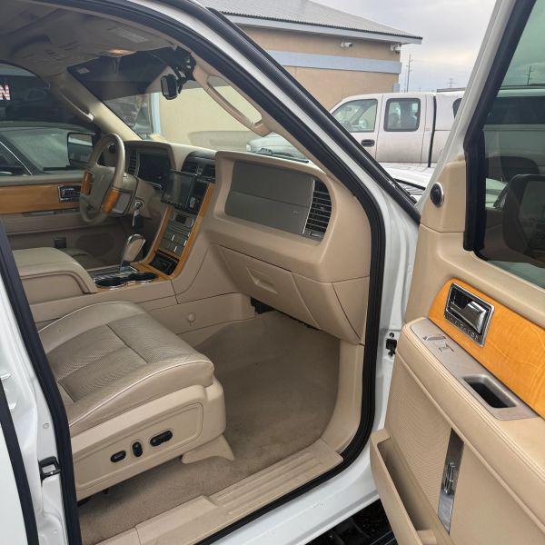 2008 Lincoln Navigator Base