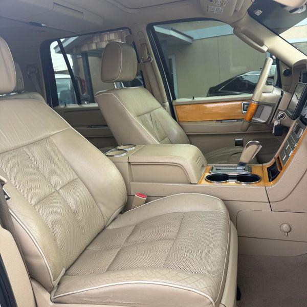2008 Lincoln Navigator Base