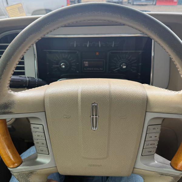 2008 Lincoln Navigator Base