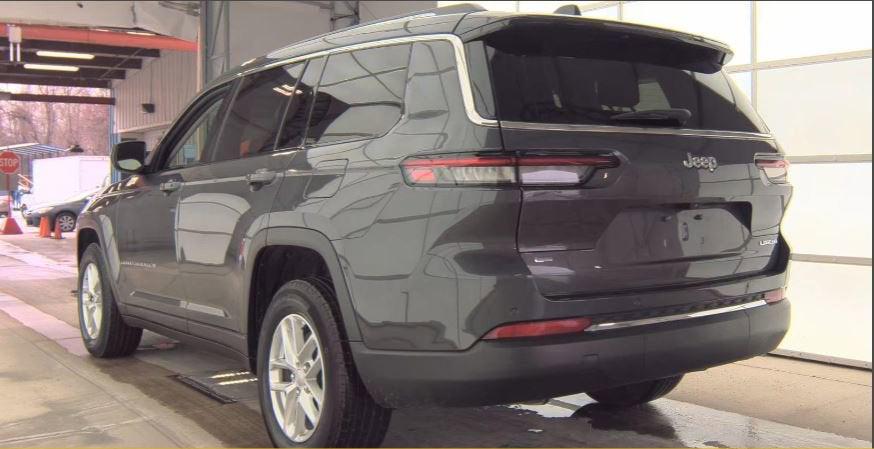 2022 Jeep Grand Cherokee L Laredo 4x2