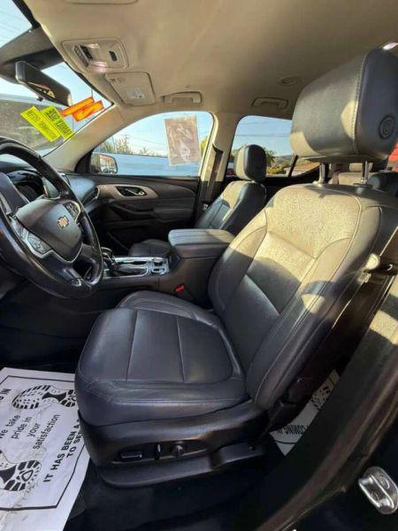 2021 Chevrolet Traverse FWD LT Leather