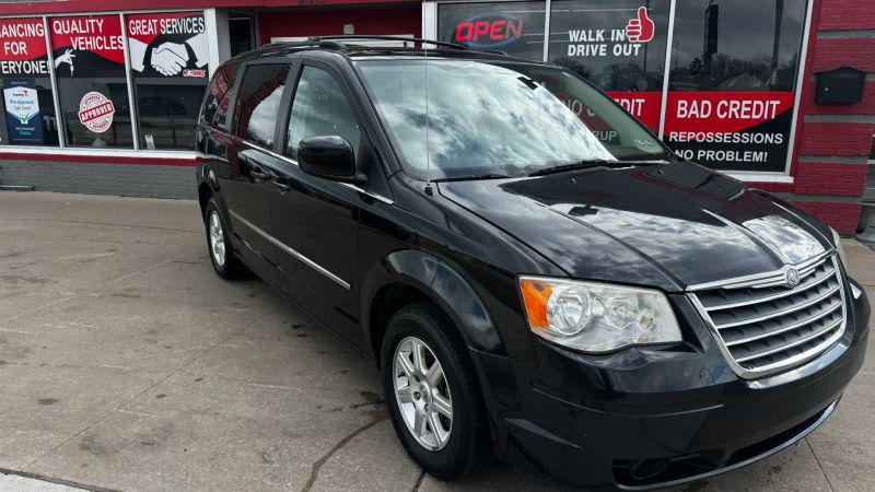 2010 Chrysler Town & Country Touring Plus