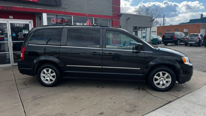 2010 Chrysler Town & Country Touring Plus