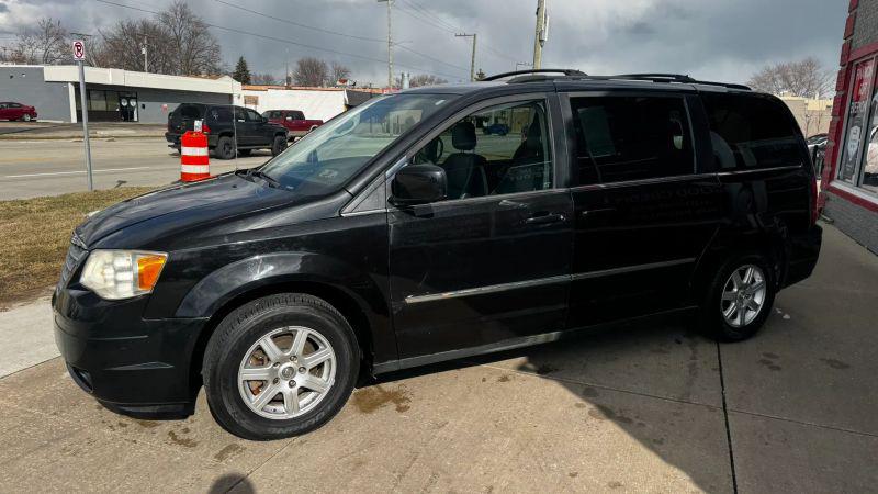 2010 Chrysler Town & Country Touring Plus