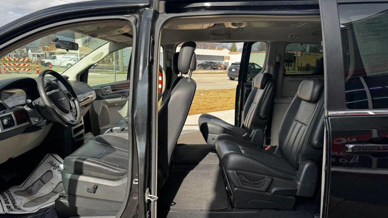 2010 Chrysler Town & Country Touring Plus