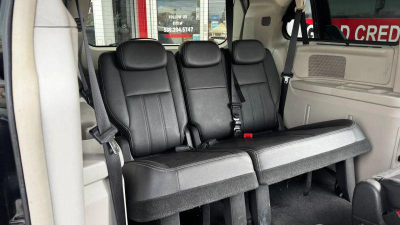 2010 Chrysler Town & Country Touring Plus