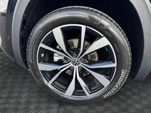 2026 Volkswagen Atlas Cross Sport SEL Premium R-Line