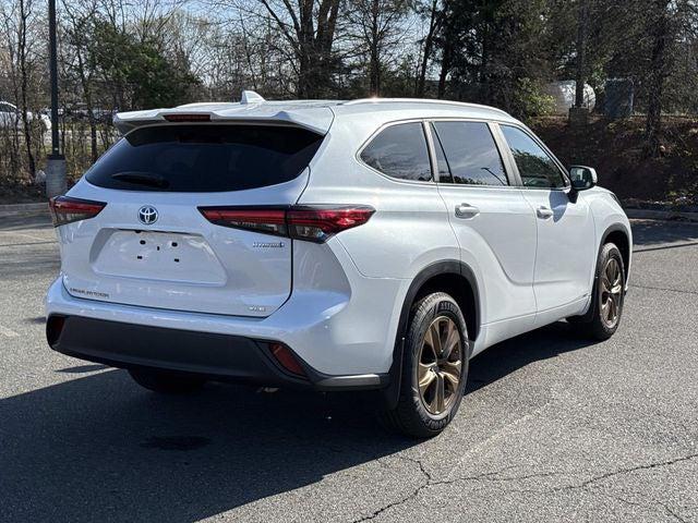 2023 Toyota Highlander Hybrid XLE Bronze