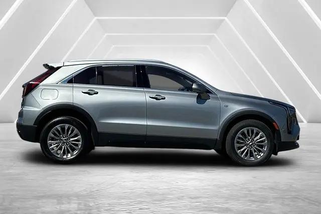 2024 Cadillac XT4 FWD Premium Luxury