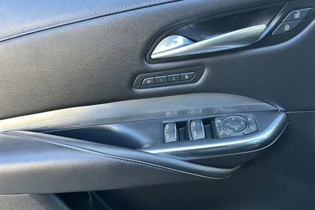 2024 Cadillac XT4 FWD Premium Luxury