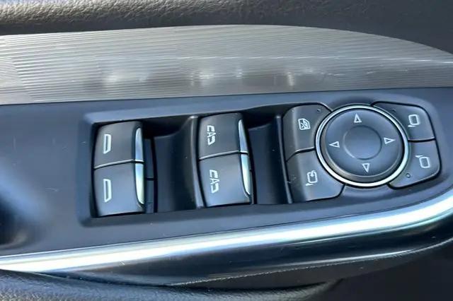2024 Cadillac XT4 FWD Premium Luxury