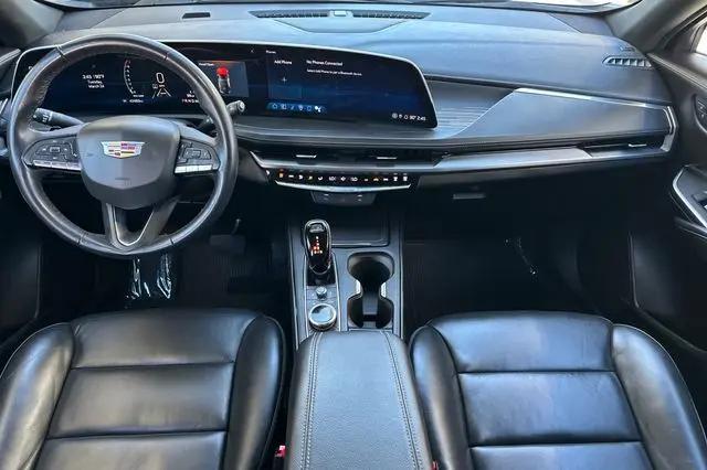 2024 Cadillac XT4 FWD Premium Luxury