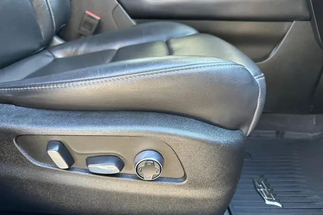 2024 Cadillac XT4 FWD Premium Luxury
