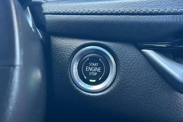 2024 Cadillac XT4 FWD Premium Luxury