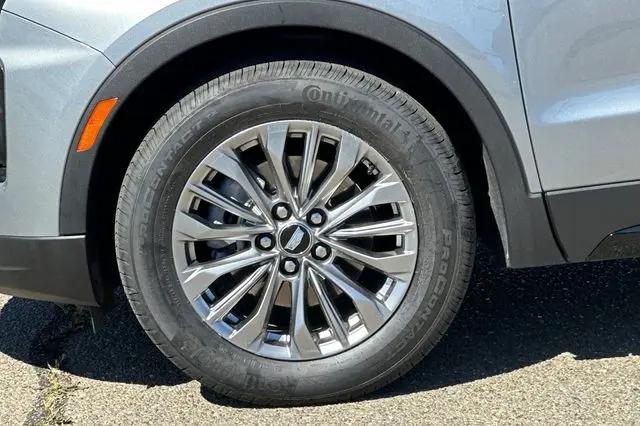 2024 Cadillac XT4 FWD Premium Luxury