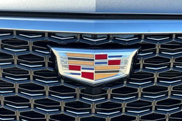 2024 Cadillac XT4 FWD Premium Luxury