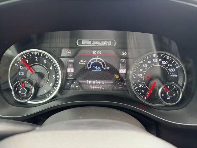 2022 Ram 1500 Big Horn Crew Cab 4x4 5'7" Box