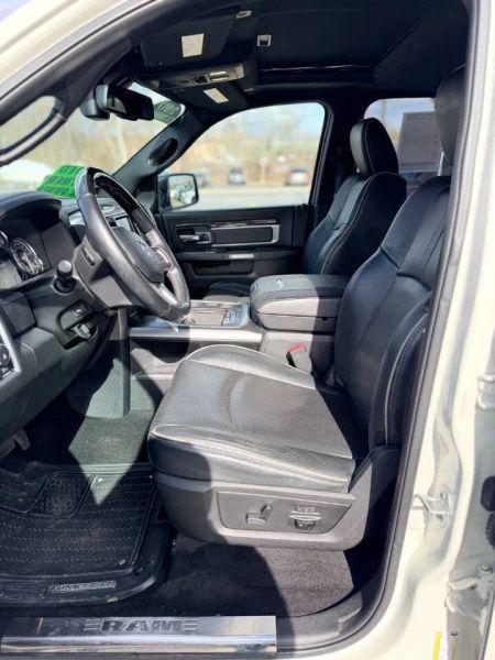 2017 Ram 1500 Limited Crew Cab 4x4 6'4" Box
