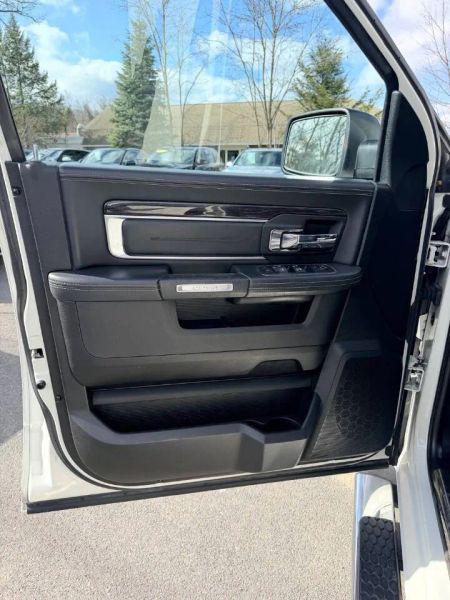 2017 Ram 1500 Limited Crew Cab 4x4 6'4" Box