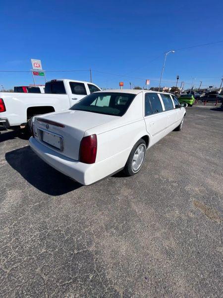2000 Cadillac DeVille Standard