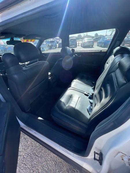 2000 Cadillac DeVille Standard