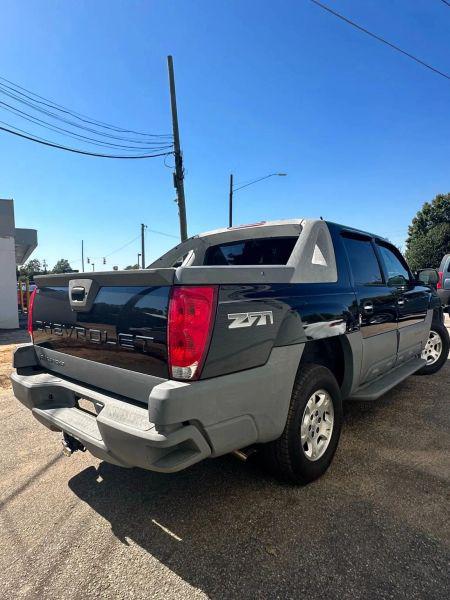 2002 Chevrolet Avalanche Base
