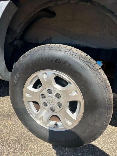 2002 Chevrolet Avalanche Base