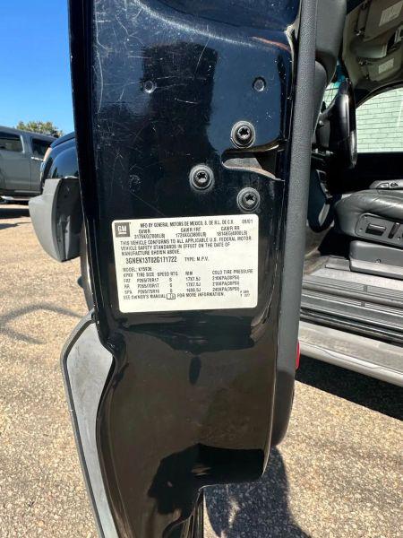 2002 Chevrolet Avalanche Base