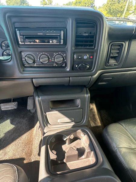 2002 Chevrolet Avalanche Base