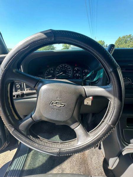 2002 Chevrolet Avalanche Base