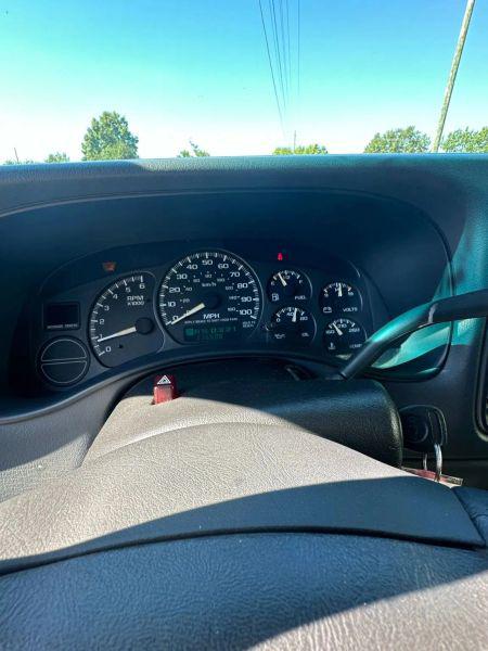 2002 Chevrolet Avalanche Base