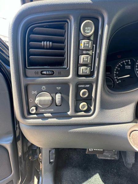 2002 Chevrolet Avalanche Base
