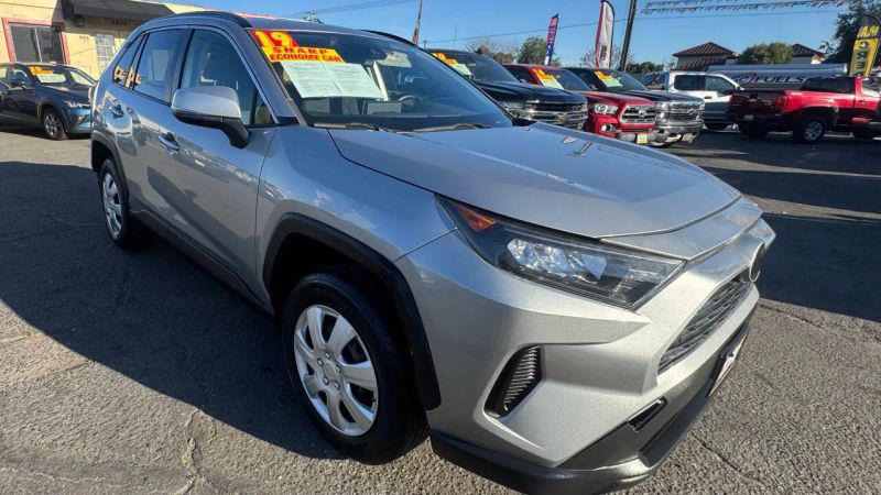 2019 Toyota RAV4 LE for sale in Oakdale, CA
