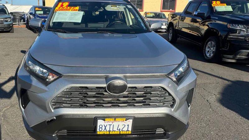2019 Toyota RAV4 LE