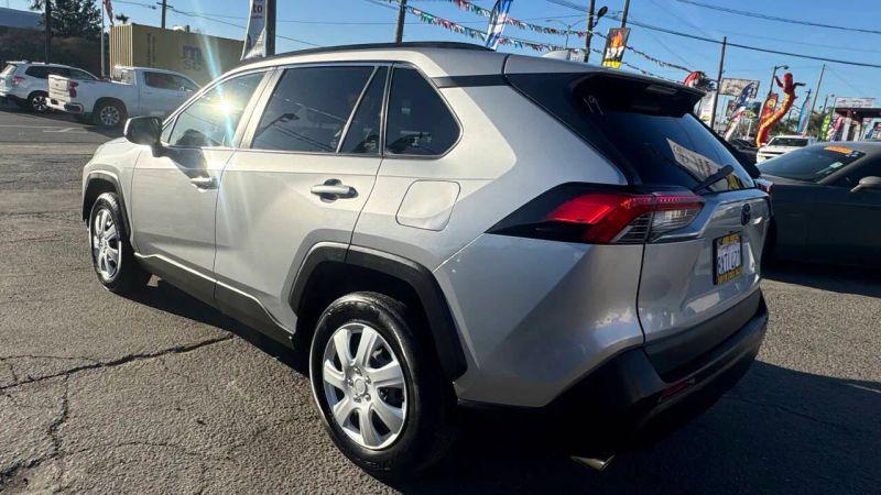 2019 Toyota RAV4 LE