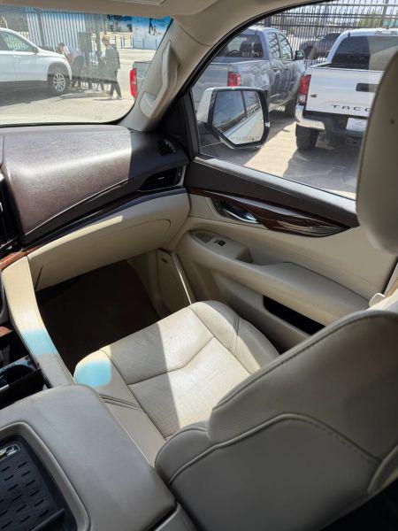 2016 Cadillac Escalade Luxury Collection