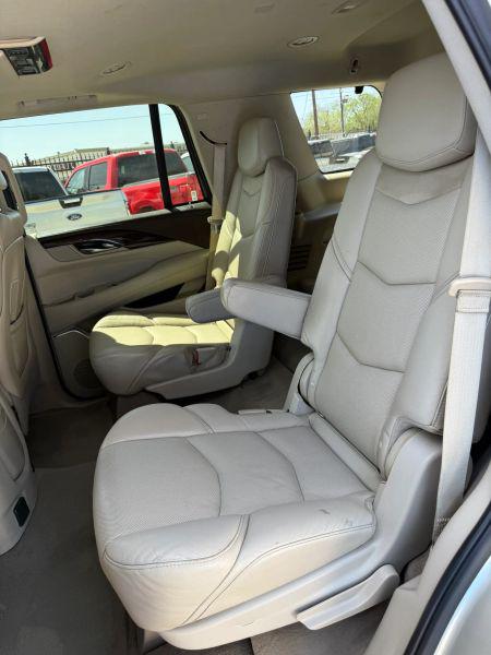 2016 Cadillac Escalade Luxury Collection