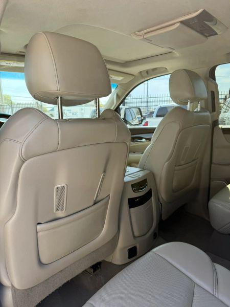 2016 Cadillac Escalade Luxury Collection