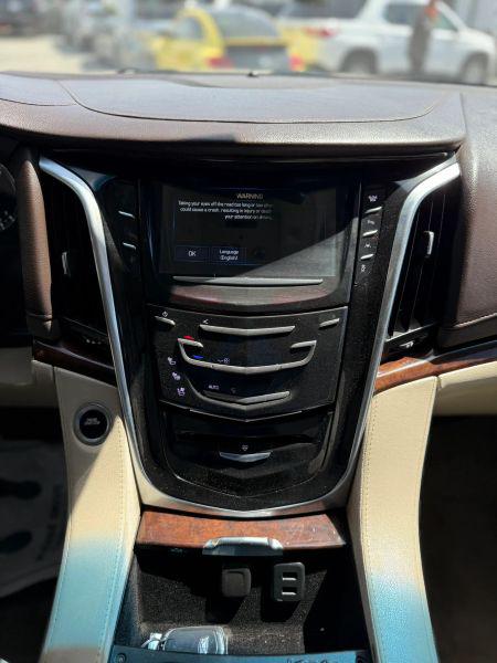2016 Cadillac Escalade Luxury Collection