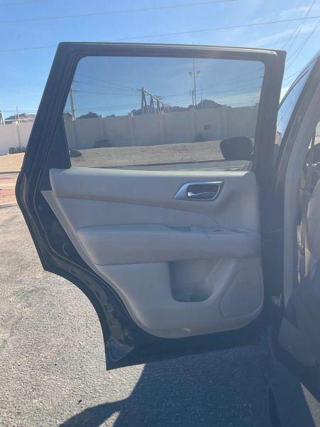 2017 Nissan Pathfinder SL