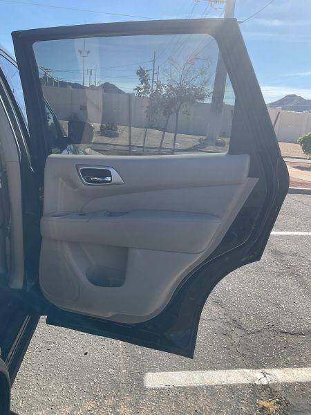 2017 Nissan Pathfinder SL